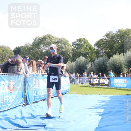25.08.2024 - Elbe Triathlon Hamburg H.Heesch http://msf.ph/oto/6869955 25.08.2024 11:08:19 Ziel 349 meine-sportfotos.de