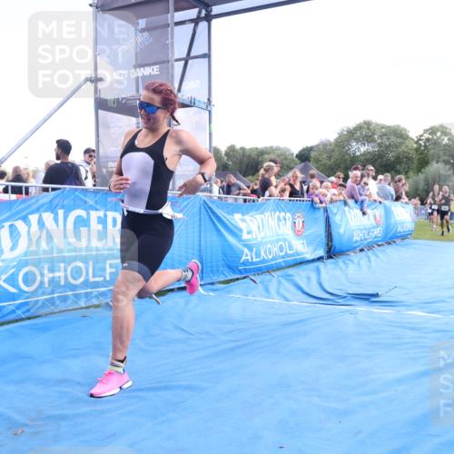 25.08.2024 - Elbe Triathlon Hamburg H.Heesch http://msf.ph/oto/6869974 25.08.2024 11:35:14 Ziel 352, 463, 686, 713 meine-sportfotos.de