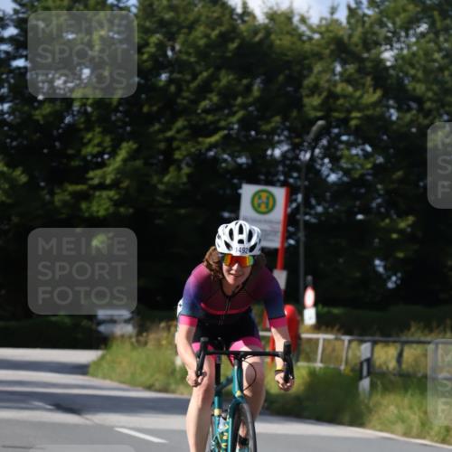 25.08.2024 - Elbe Triathlon Hamburg Fuchs,  Jonas http://msf.ph/oto/6869975 25.08.2024 11:08:58 Radfahren 1474, 1558, 1492 meine-sportfotos.de