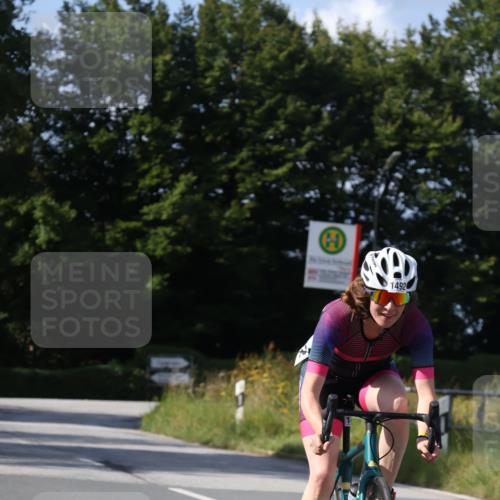25.08.2024 - Elbe Triathlon Hamburg Fuchs,  Jonas http://msf.ph/oto/6869981 25.08.2024 11:08:58 Radfahren 1474, 1558, 1492 meine-sportfotos.de