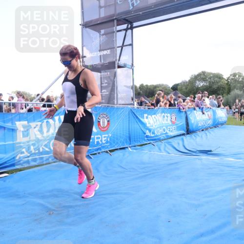 25.08.2024 - Elbe Triathlon Hamburg H.Heesch http://msf.ph/oto/6869985 25.08.2024 11:35:14 Ziel 352, 463, 686, 713 meine-sportfotos.de