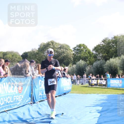 25.08.2024 - Elbe Triathlon Hamburg H.Heesch http://msf.ph/oto/6869996 25.08.2024 11:08:19 Ziel 349 meine-sportfotos.de