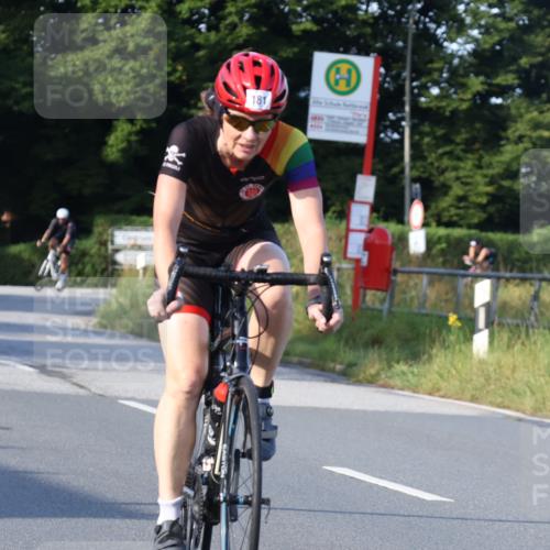 25.08.2024 - Elbe Triathlon Hamburg Fuchs,  Jonas http://msf.ph/oto/6870003 25.08.2024 09:33:37 Radfahren 486, 353, 323, 181, 316, 326, 156 meine-sportfotos.de
