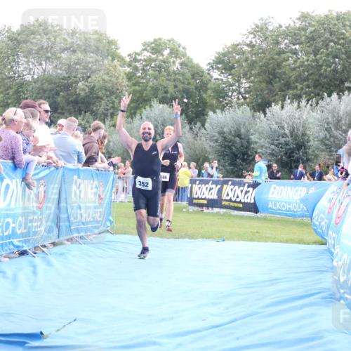 25.08.2024 - Elbe Triathlon Hamburg H.Heesch http://msf.ph/oto/6870004 25.08.2024 11:35:16 Ziel 352, 463, 686, 713 meine-sportfotos.de