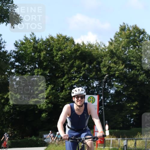 25.08.2024 - Elbe Triathlon Hamburg Fuchs,  Jonas http://msf.ph/oto/6870005 25.08.2024 11:09:07 Radfahren 603, 1502 meine-sportfotos.de