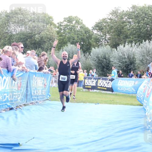 25.08.2024 - Elbe Triathlon Hamburg H.Heesch http://msf.ph/oto/6870008 25.08.2024 11:35:16 Ziel 352, 463, 686, 713 meine-sportfotos.de