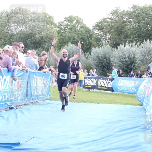 25.08.2024 - Elbe Triathlon Hamburg H.Heesch http://msf.ph/oto/6870015 25.08.2024 11:35:16 Ziel 352, 463, 686, 713 meine-sportfotos.de