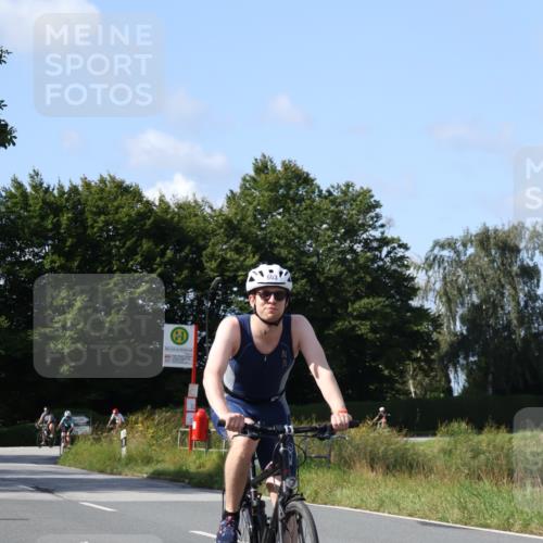 25.08.2024 - Elbe Triathlon Hamburg Fuchs,  Jonas http://msf.ph/oto/6870021 25.08.2024 11:09:08 Radfahren 603, 1502, 1651 meine-sportfotos.de