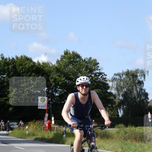 25.08.2024 - Elbe Triathlon Hamburg Fuchs,  Jonas http://msf.ph/oto/6870026 25.08.2024 11:09:08 Radfahren 603, 1502, 1651 meine-sportfotos.de