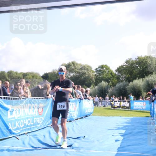 25.08.2024 - Elbe Triathlon Hamburg H.Heesch http://msf.ph/oto/6870039 25.08.2024 11:08:20 Ziel 349 meine-sportfotos.de