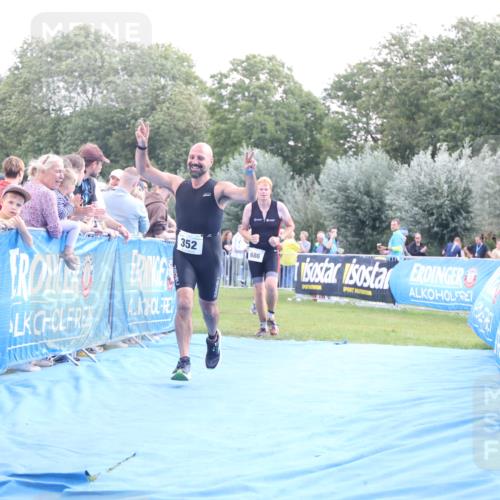 25.08.2024 - Elbe Triathlon Hamburg H.Heesch http://msf.ph/oto/6870047 25.08.2024 11:35:17 Ziel 352, 463, 686, 713 meine-sportfotos.de