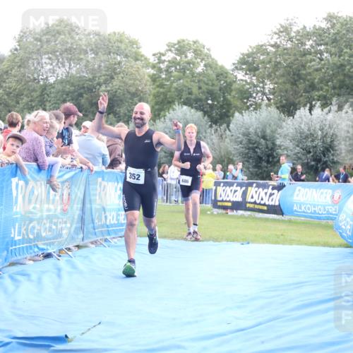 25.08.2024 - Elbe Triathlon Hamburg H.Heesch http://msf.ph/oto/6870053 25.08.2024 11:35:17 Ziel 352, 463, 686, 713 meine-sportfotos.de