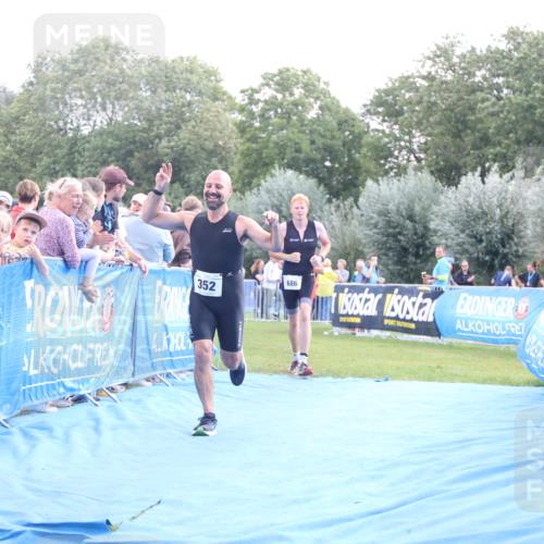 25.08.2024 - Elbe Triathlon Hamburg H.Heesch http://msf.ph/oto/6870059 25.08.2024 11:35:17 Ziel 352, 463, 686, 713 meine-sportfotos.de