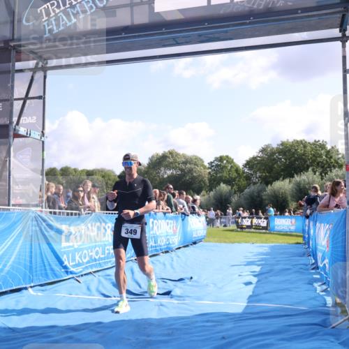 25.08.2024 - Elbe Triathlon Hamburg H.Heesch http://msf.ph/oto/6870068 25.08.2024 11:08:20 Ziel 349 meine-sportfotos.de