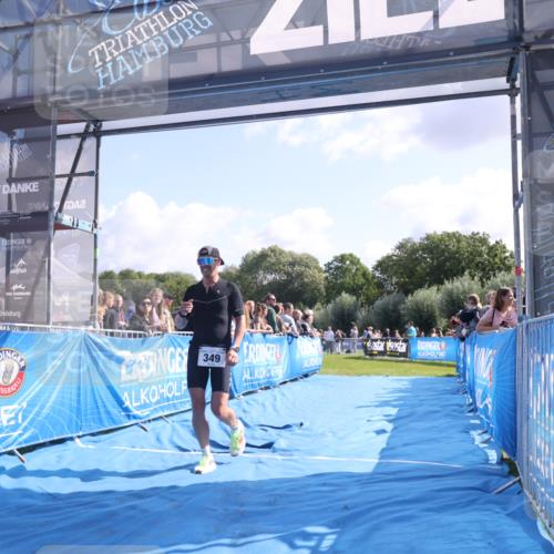 25.08.2024 - Elbe Triathlon Hamburg H.Heesch http://msf.ph/oto/6870073 25.08.2024 11:08:20 Ziel 349 meine-sportfotos.de