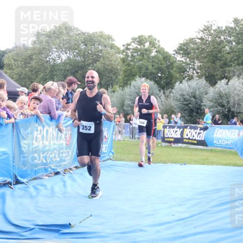 25.08.2024 - Elbe Triathlon Hamburg H.Heesch http://msf.ph/oto/6870074 25.08.2024 11:35:17 Ziel 352, 463, 686, 713 meine-sportfotos.de