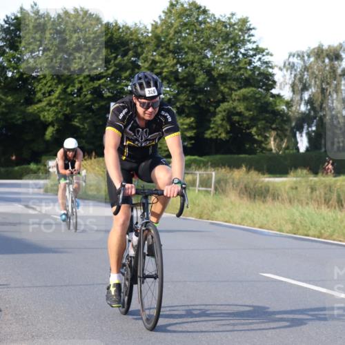 25.08.2024 - Elbe Triathlon Hamburg Fuchs,  Jonas http://msf.ph/oto/6870079 25.08.2024 09:33:42 Radfahren 181, 316, 326, 156, 126, 228, 352 meine-sportfotos.de
