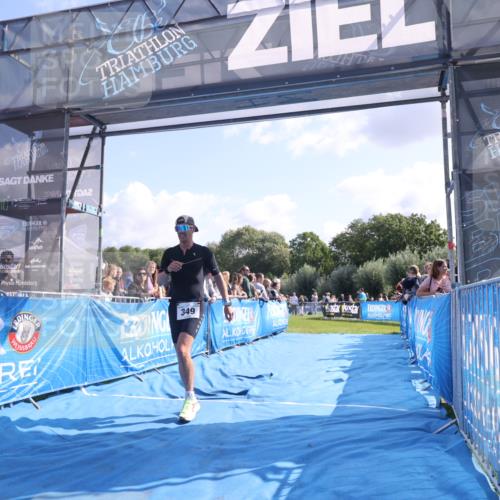 25.08.2024 - Elbe Triathlon Hamburg H.Heesch http://msf.ph/oto/6870088 25.08.2024 11:08:20 Ziel 349 meine-sportfotos.de