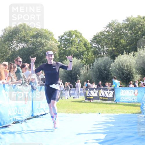 25.08.2024 - Elbe Triathlon Hamburg H.Heesch http://msf.ph/oto/6870117 25.08.2024 11:08:29 Ziel 228, 602 meine-sportfotos.de