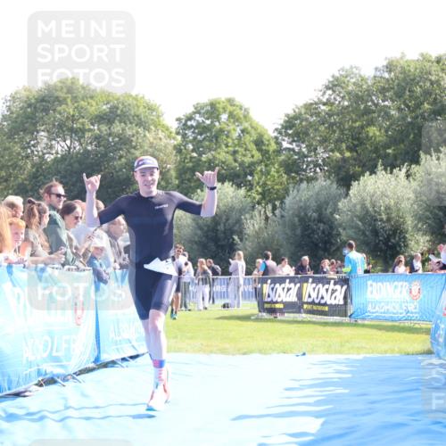 25.08.2024 - Elbe Triathlon Hamburg H.Heesch http://msf.ph/oto/6870122 25.08.2024 11:08:29 Ziel 228, 602 meine-sportfotos.de
