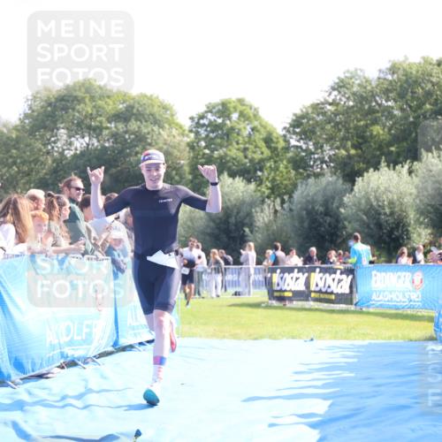 25.08.2024 - Elbe Triathlon Hamburg H.Heesch http://msf.ph/oto/6870135 25.08.2024 11:08:29 Ziel 228, 602 meine-sportfotos.de