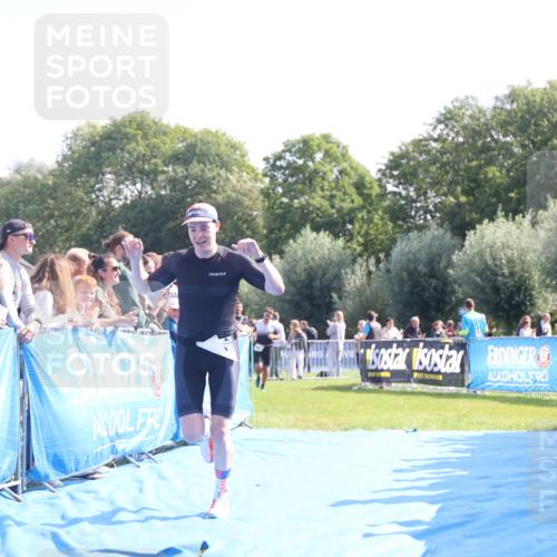 25.08.2024 - Elbe Triathlon Hamburg H.Heesch http://msf.ph/oto/6870149 25.08.2024 11:08:29 Ziel 228, 602 meine-sportfotos.de