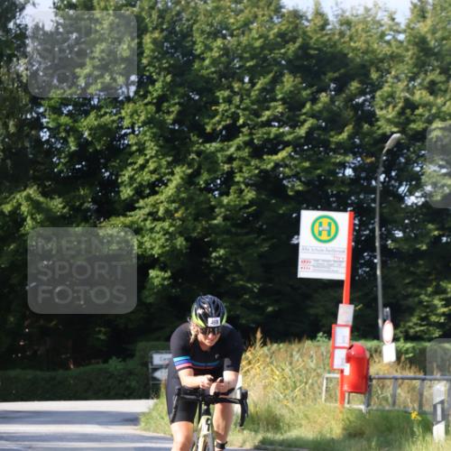 25.08.2024 - Elbe Triathlon Hamburg Fuchs,  Jonas http://msf.ph/oto/6870151 25.08.2024 10:27:07 Radfahren 498, 477, 562 meine-sportfotos.de