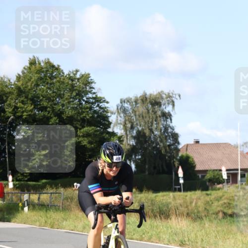 25.08.2024 - Elbe Triathlon Hamburg Fuchs,  Jonas http://msf.ph/oto/6870154 25.08.2024 10:27:09 Radfahren 498, 477, 562 meine-sportfotos.de