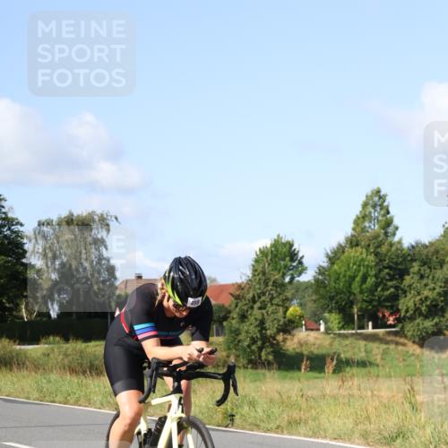 25.08.2024 - Elbe Triathlon Hamburg Fuchs,  Jonas http://msf.ph/oto/6870163 25.08.2024 10:27:09 Radfahren 498, 477, 562 meine-sportfotos.de