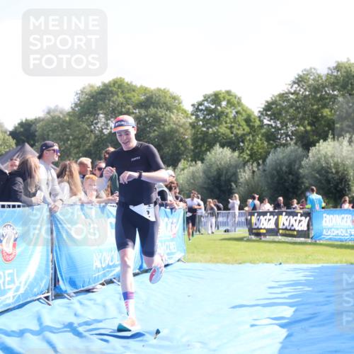 25.08.2024 - Elbe Triathlon Hamburg H.Heesch http://msf.ph/oto/6870181 25.08.2024 11:08:29 Ziel 228, 602 meine-sportfotos.de