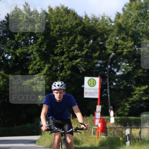 25.08.2024 - Elbe Triathlon Hamburg Fuchs,  Jonas http://msf.ph/oto/6870200 25.08.2024 10:27:12 Radfahren 498, 477, 562, 669, 589 meine-sportfotos.de