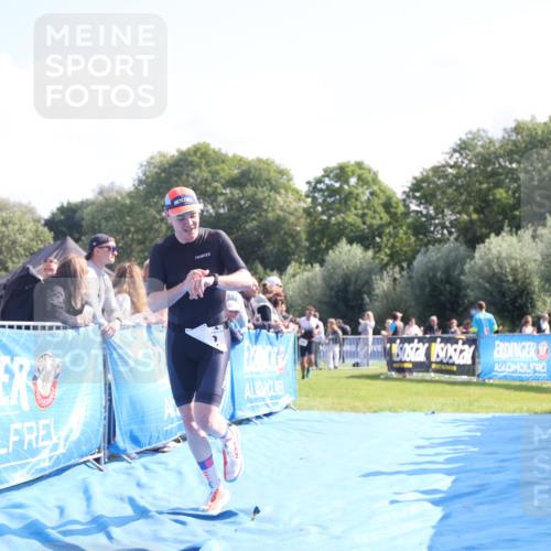 25.08.2024 - Elbe Triathlon Hamburg H.Heesch http://msf.ph/oto/6870201 25.08.2024 11:08:30 Ziel 228, 602 meine-sportfotos.de