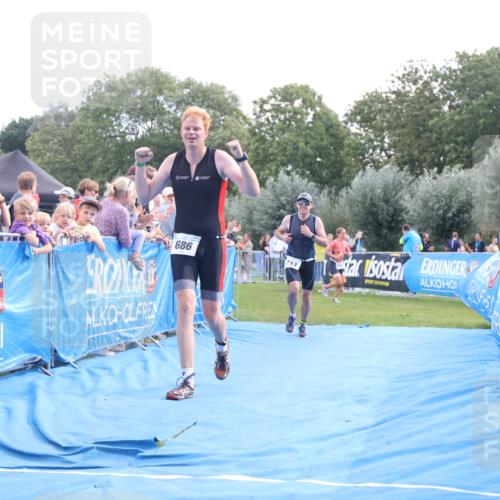 25.08.2024 - Elbe Triathlon Hamburg H.Heesch http://msf.ph/oto/6870208 25.08.2024 11:35:20 Ziel 352, 463, 686, 713 meine-sportfotos.de