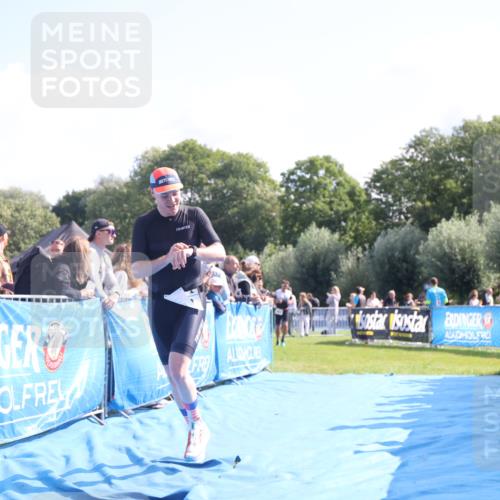 25.08.2024 - Elbe Triathlon Hamburg H.Heesch http://msf.ph/oto/6870211 25.08.2024 11:08:30 Ziel 228, 602 meine-sportfotos.de
