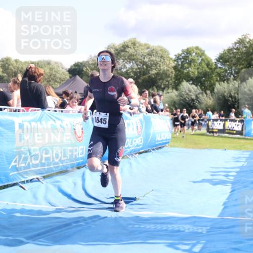 25.08.2024 - Elbe Triathlon Hamburg H.Heesch http://msf.ph/oto/6870213 25.08.2024 11:58:22 Ziel 512, 1645, 1658 meine-sportfotos.de