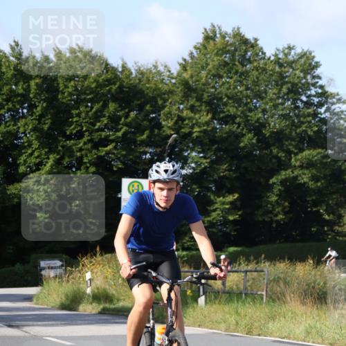 25.08.2024 - Elbe Triathlon Hamburg Fuchs,  Jonas http://msf.ph/oto/6870218 25.08.2024 10:27:13 Radfahren 498, 477, 562, 669, 589 meine-sportfotos.de