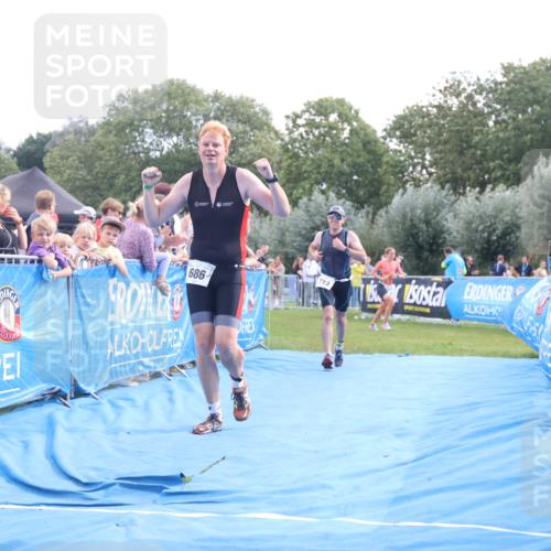 25.08.2024 - Elbe Triathlon Hamburg H.Heesch http://msf.ph/oto/6870220 25.08.2024 11:35:20 Ziel 352, 463, 686, 713 meine-sportfotos.de