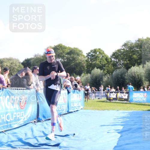 25.08.2024 - Elbe Triathlon Hamburg H.Heesch http://msf.ph/oto/6870221 25.08.2024 11:08:30 Ziel 228, 602 meine-sportfotos.de