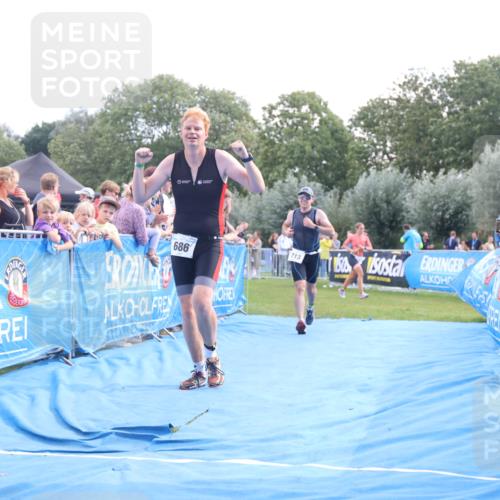 25.08.2024 - Elbe Triathlon Hamburg H.Heesch http://msf.ph/oto/6870224 25.08.2024 11:35:20 Ziel 352, 463, 686, 713 meine-sportfotos.de