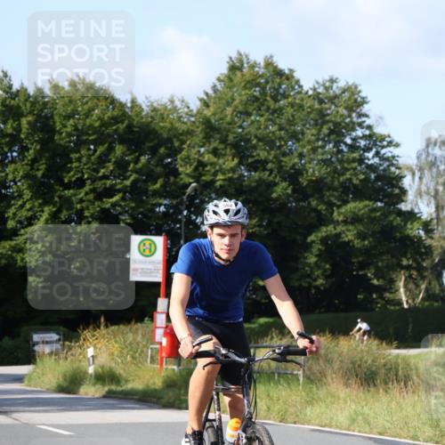25.08.2024 - Elbe Triathlon Hamburg Fuchs,  Jonas http://msf.ph/oto/6870225 25.08.2024 10:27:13 Radfahren 498, 477, 562, 669, 589 meine-sportfotos.de