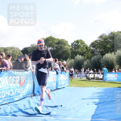 25.08.2024 - Elbe Triathlon Hamburg H.Heesch http://msf.ph/oto/6870227 25.08.2024 11:08:30 Ziel 228, 602 meine-sportfotos.de