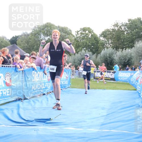 25.08.2024 - Elbe Triathlon Hamburg H.Heesch http://msf.ph/oto/6870230 25.08.2024 11:35:20 Ziel 352, 463, 686, 713 meine-sportfotos.de