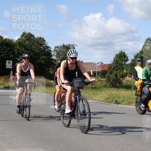25.08.2024 - Elbe Triathlon Hamburg Fuchs,  Jonas http://msf.ph/oto/6870236 25.08.2024 11:10:02 Radfahren 1671, 1712, 1670, 1572, 1517, 1508 meine-sportfotos.de