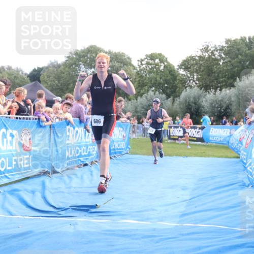 25.08.2024 - Elbe Triathlon Hamburg H.Heesch http://msf.ph/oto/6870237 25.08.2024 11:35:20 Ziel 352, 463, 686, 713 meine-sportfotos.de