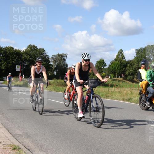 25.08.2024 - Elbe Triathlon Hamburg Fuchs,  Jonas http://msf.ph/oto/6870241 25.08.2024 11:10:02 Radfahren 1671, 1712, 1670, 1572, 1517, 1508 meine-sportfotos.de