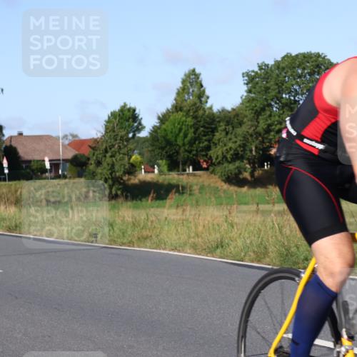 25.08.2024 - Elbe Triathlon Hamburg Fuchs,  Jonas http://msf.ph/oto/6870244 25.08.2024 09:33:52 Radfahren 352, 1851, 234, 53, 256 meine-sportfotos.de