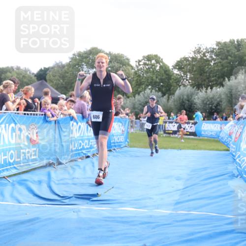 25.08.2024 - Elbe Triathlon Hamburg H.Heesch http://msf.ph/oto/6870245 25.08.2024 11:35:20 Ziel 352, 463, 686, 713 meine-sportfotos.de