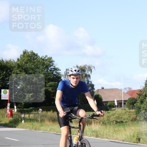 25.08.2024 - Elbe Triathlon Hamburg Fuchs,  Jonas http://msf.ph/oto/6870247 25.08.2024 10:27:13 Radfahren 498, 477, 562, 669, 589 meine-sportfotos.de