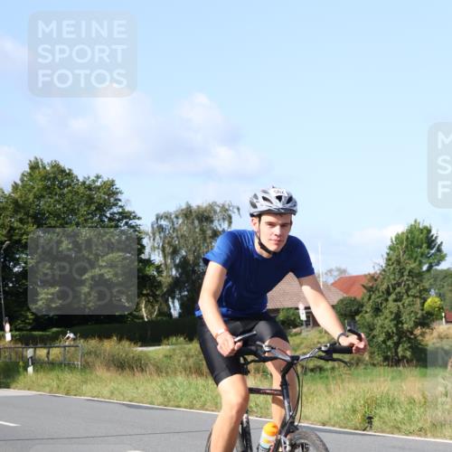 25.08.2024 - Elbe Triathlon Hamburg Fuchs,  Jonas http://msf.ph/oto/6870253 25.08.2024 10:27:13 Radfahren 498, 477, 562, 669, 589 meine-sportfotos.de