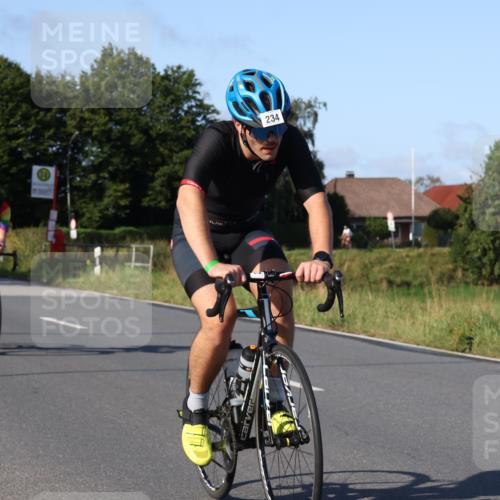 25.08.2024 - Elbe Triathlon Hamburg Fuchs,  Jonas http://msf.ph/oto/6870262 25.08.2024 09:33:53 Radfahren 352, 1851, 234, 53, 256 meine-sportfotos.de
